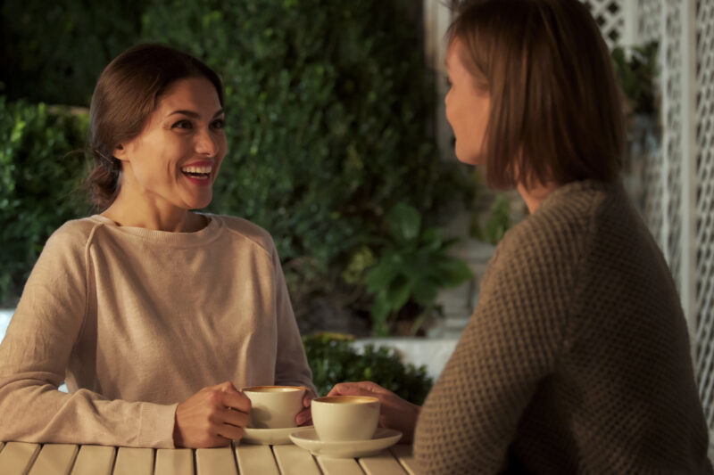 Skutečná podpora není potlesk v cíli, ale stát při lidech v jejich začátcích. Přečti si, proč je důležité podporovat přátele, jak to ovlivňuje jejich i tvůj úspěch a jak malá gesta mění životy.