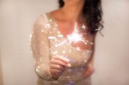 Nový rok není o tlaku ani dokonalosti. Čtivý a upřímný článek o tom, jak vstoupit do nového roku s klidem, pravdou a lehkostí.