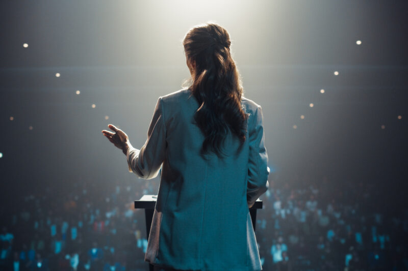 Už tě nebaví všem vyhovět a zapomínat na sebe? Nauč se nastavit hranice bez výčitek a získej respekt, který si zasloužíš. Vstup do kurzu a začni si vážit sama sebe ještě dnes